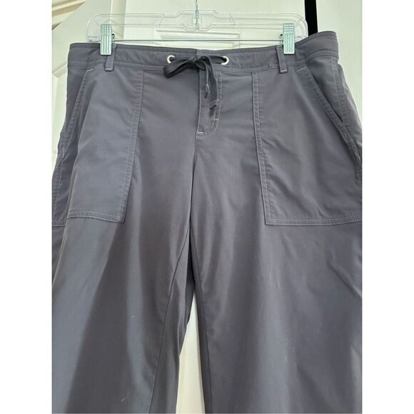 Lucy Grey Activewear Capri - Picture 2 of 5